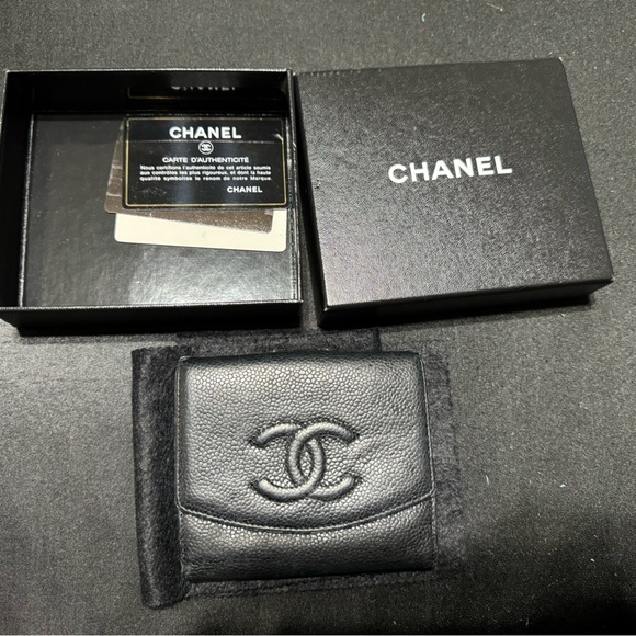 Accessories - Chanel Caviar Compact Wallet